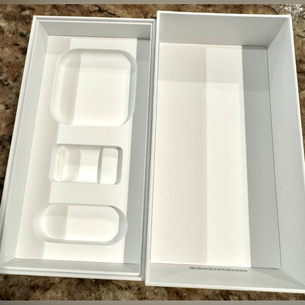 **EMPTY Apple iPhone Box 6 Plus 2015 - Picture 2 of 4